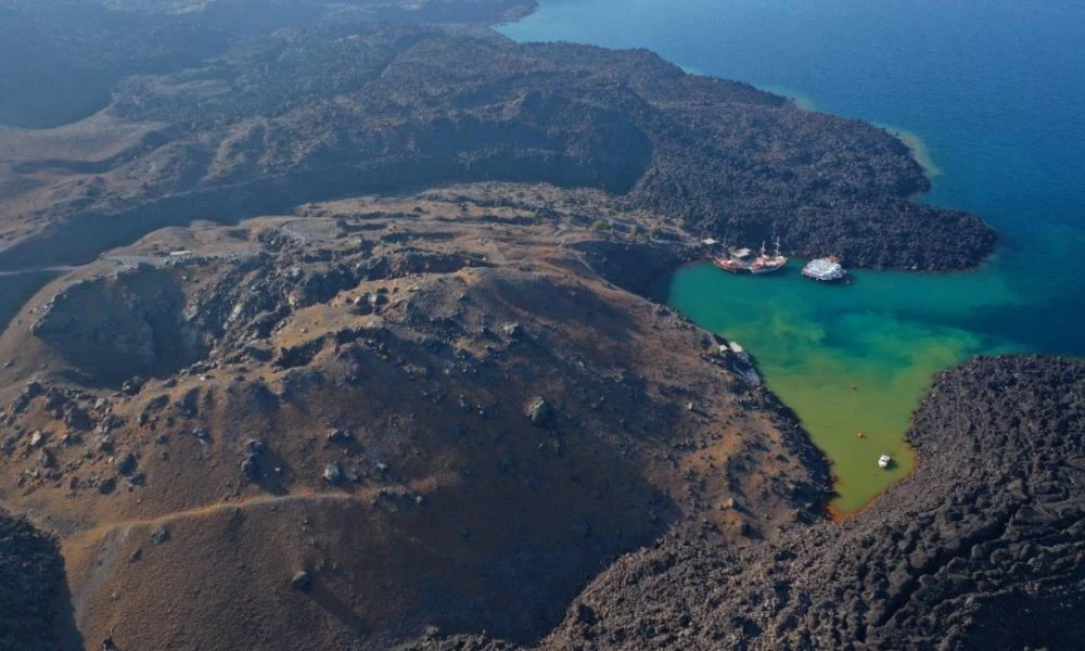 Στη Σαντορίνη διεθνής ερευνητική ομάδα: Eγκαθιστά υποθαλάσσιους σεισμογράφους για το ηφαίστειο